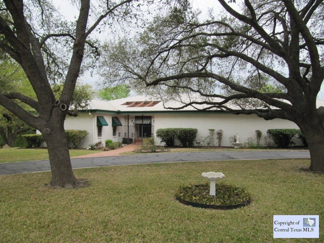 1261 River Acres Dr, New Braunfels, TX 78130 - photo 1
