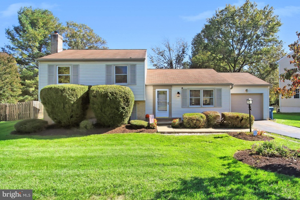 2567 Viking Dr, Herndon, VA 20171 - photo 1