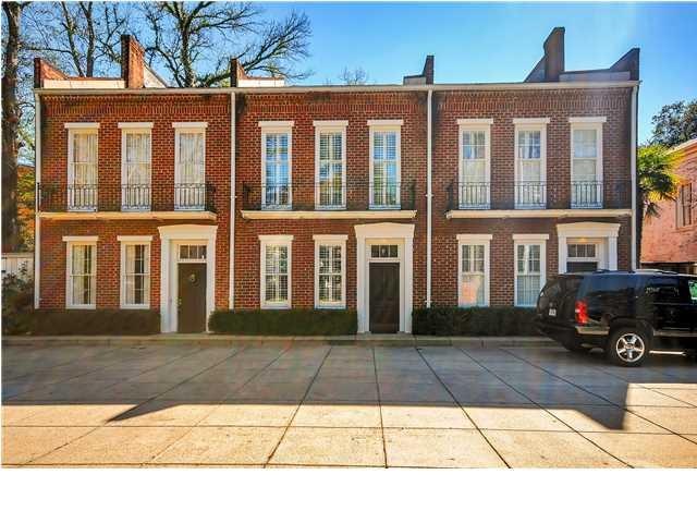 Beautiful Spring Hill Eaton Square Town Home!