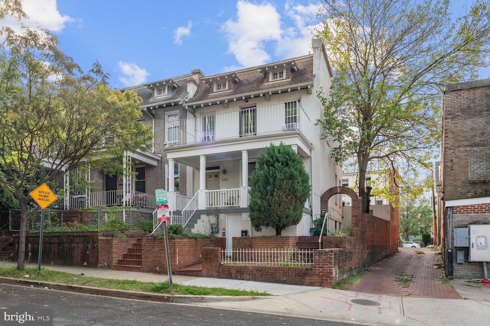 For Rent $1,700/month