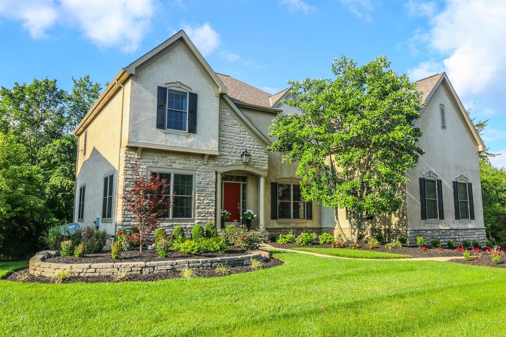 6722 Raynor Ct, Dublin, OH 43017 - photo 1