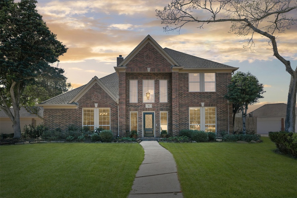 714 Stonecreek Cir, Friendswood, TX 77546 - photo 1