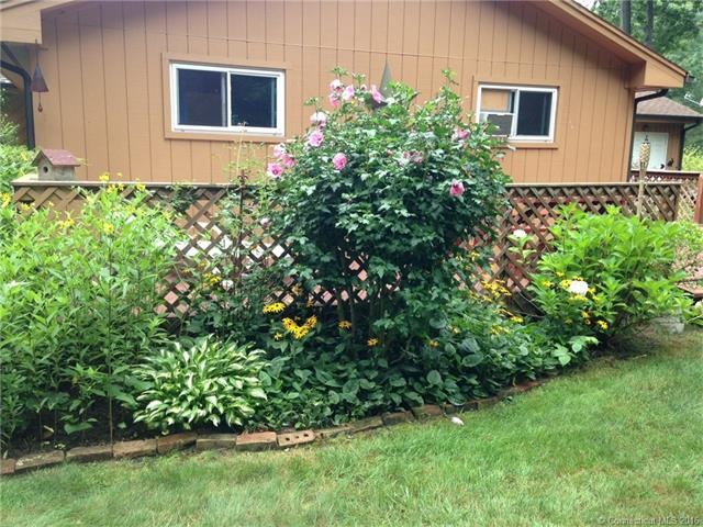 32 N Maple St, East Hampton, CT 06424 - photo 1