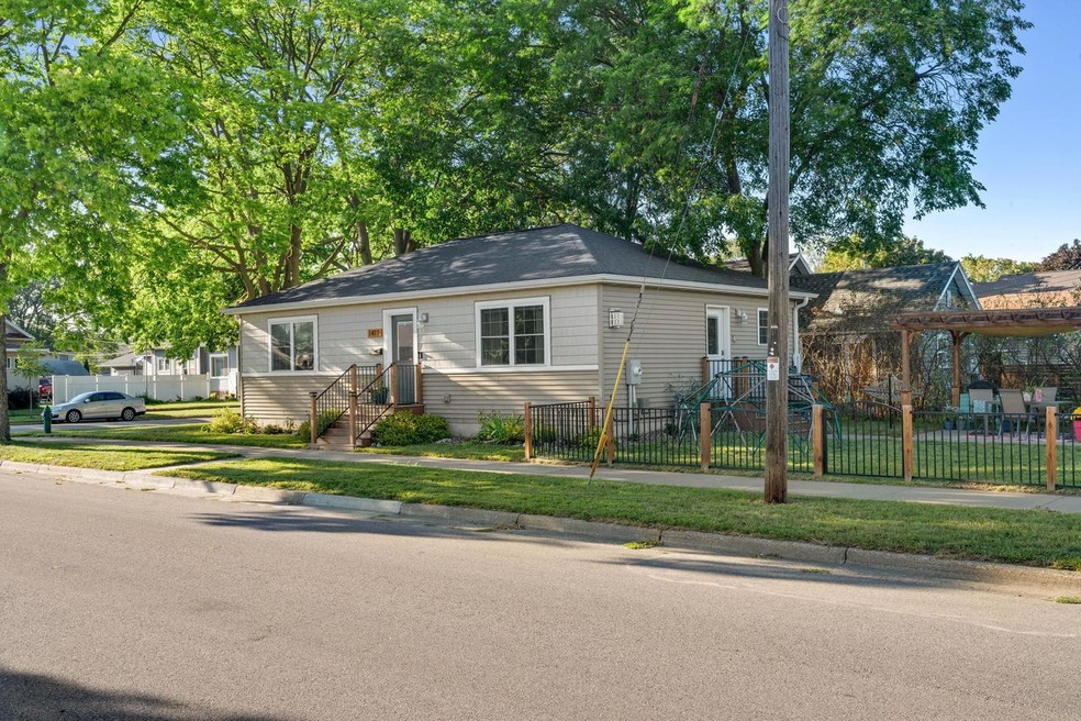 1411 Palace St Front Photo-3