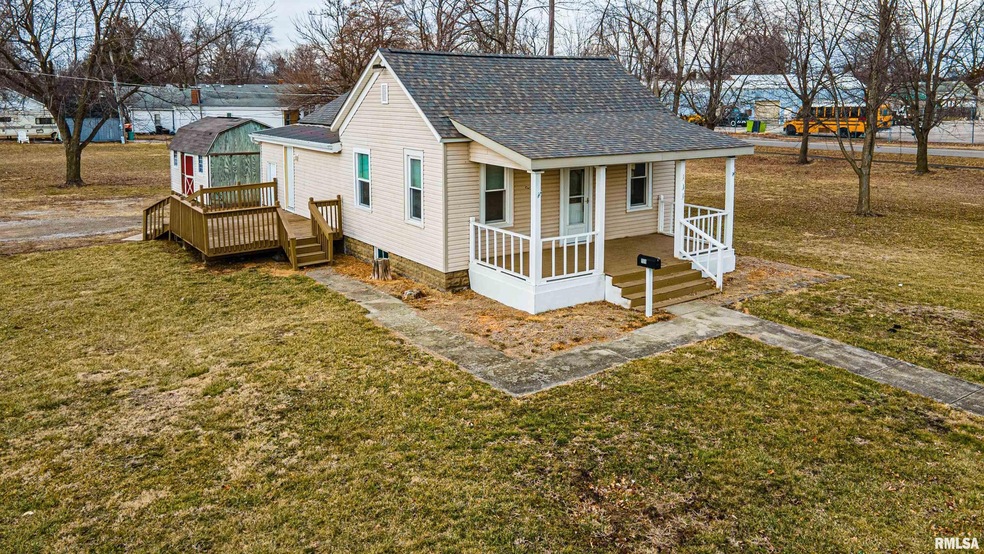 111 N Ladue St, Lincoln, IL 62656 - photo 1