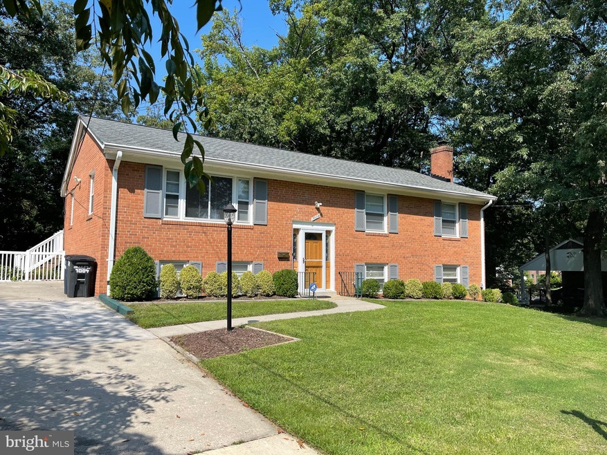 7004 Lyle St, Lanham, MD 20706 - photo 1