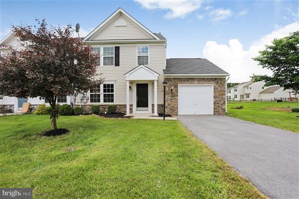 3018 Sundown Dr, Chambersburg, PA 17202 - photo 1