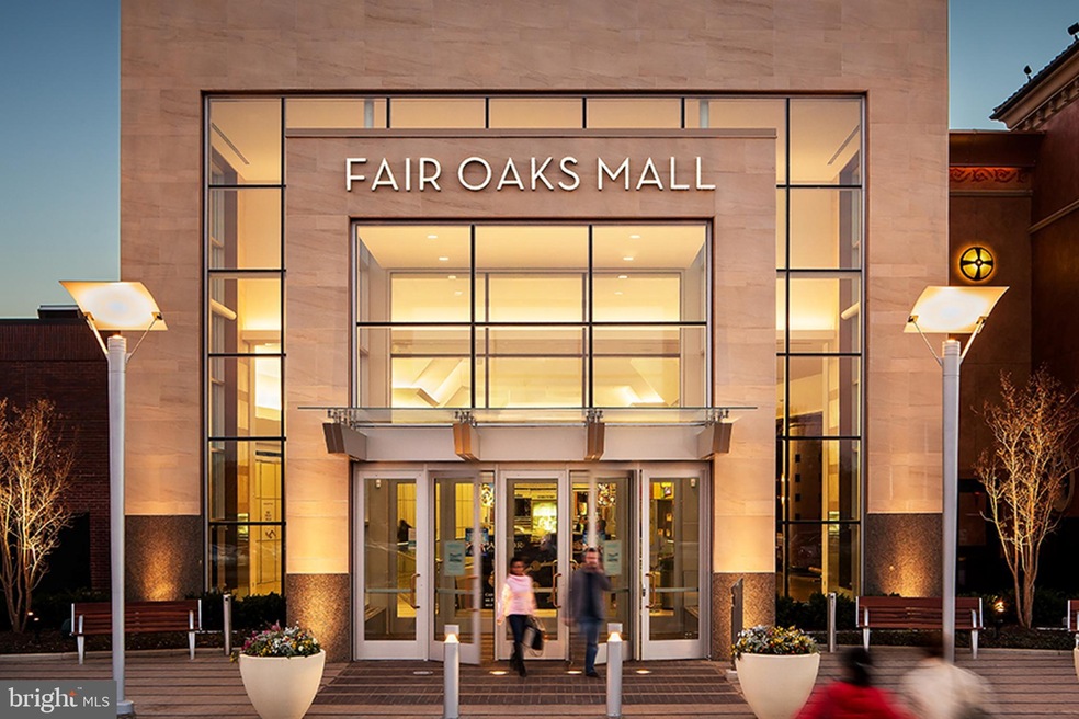 12904B Grays Pointe Rd, Fairfax, VA 22033 - photo 1