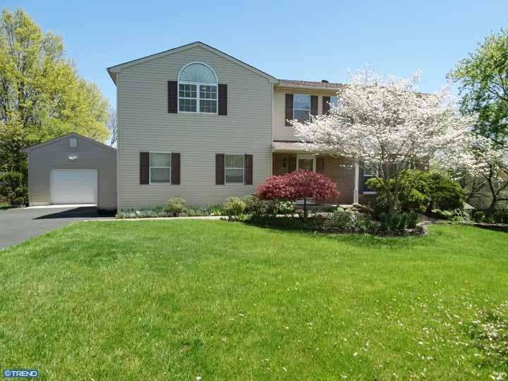 1654 Bishopwood Blvd E, Harleysville, PA 19438 - photo 1