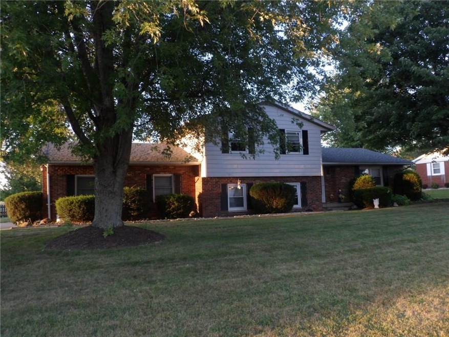 1106 E Tara Rd, Greensburg, IN 47240 - photo 1