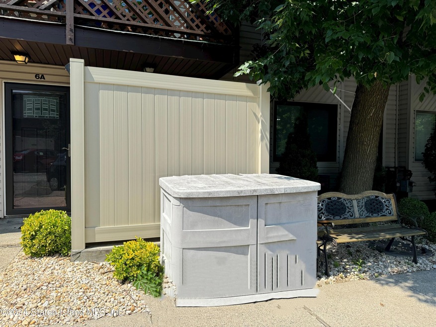 4189 Amboy Rd unit 6A, Staten Island, NY 10308 - photo 1