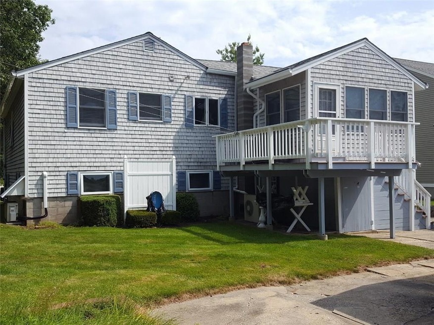 Back Yard features great privacy and...