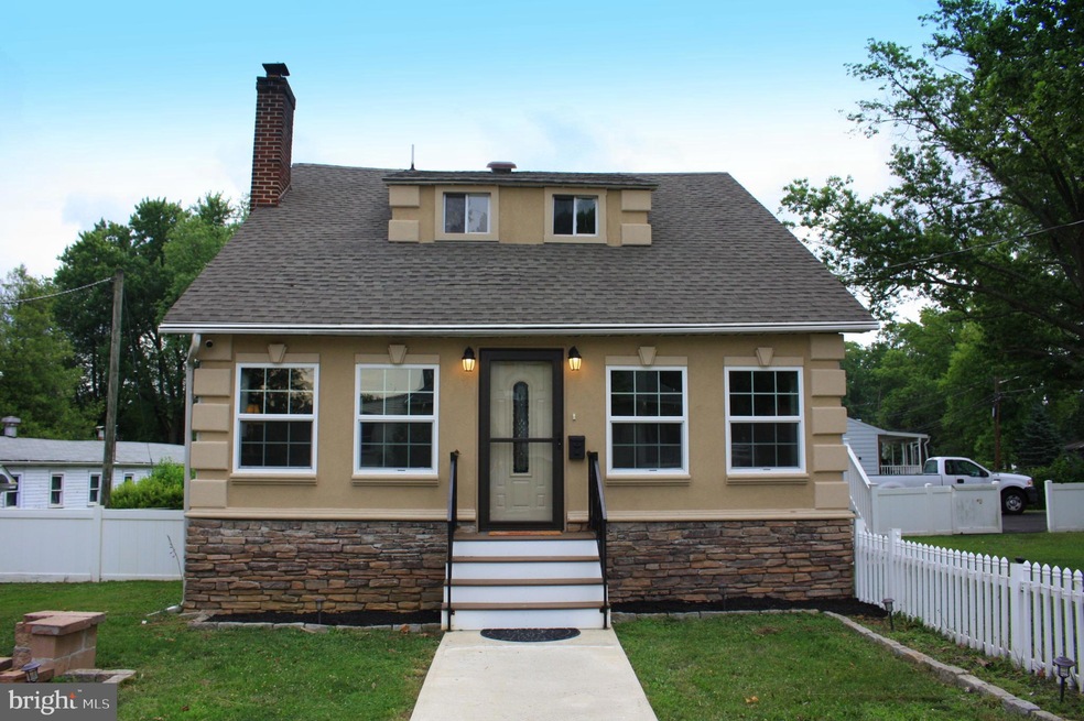 225 S Lippincott Ave, Maple Shade, NJ 08052 - photo 1