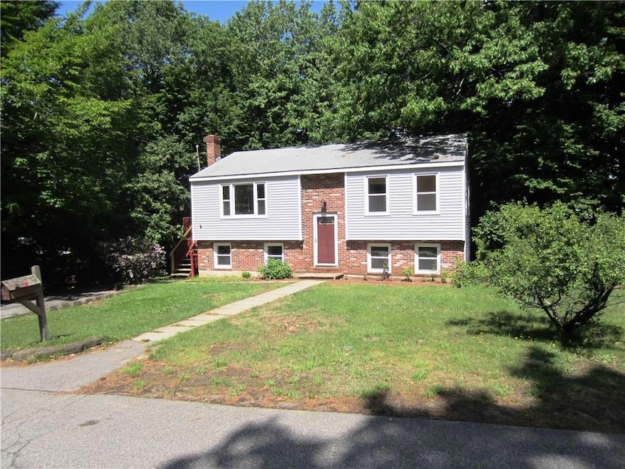Located in a nice Springvale, ME...