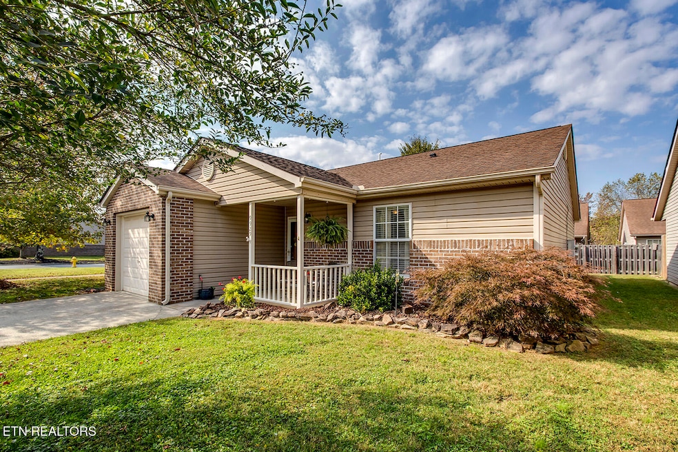 9929 Gate Post Way unit 1, Knoxville, TN 37931 - photo 1