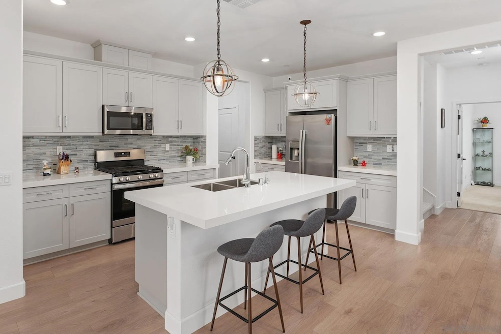 1091 Barry Place, Escondido, CA 92026 - photo 1