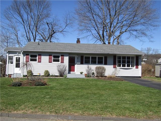 Welcome to 25 Alan Drive - an updated Ranch home w