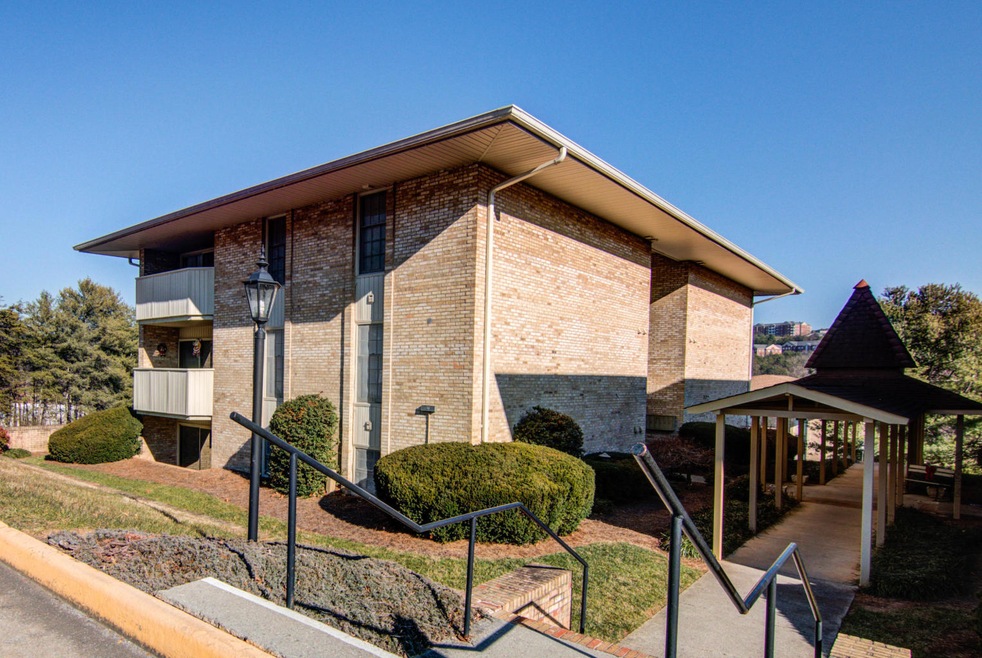5260 Crossbow Cir 4D