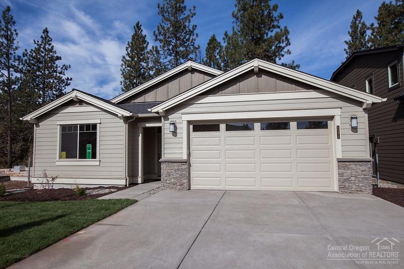 60476 Hedgewood Ln, Bend, OR 97702 - photo 1