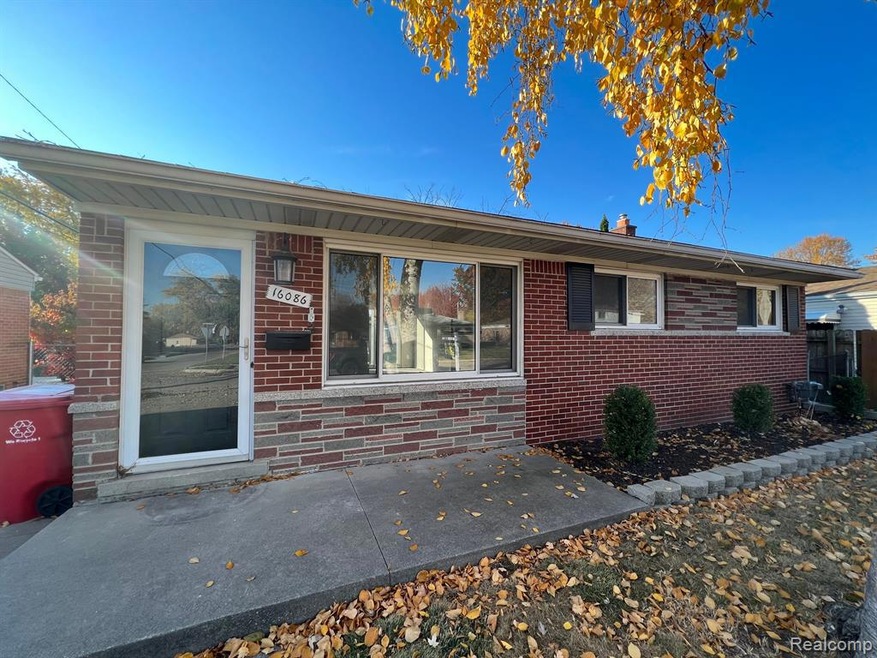 16086 Larkspur St, Roseville, MI 48066 - photo 1