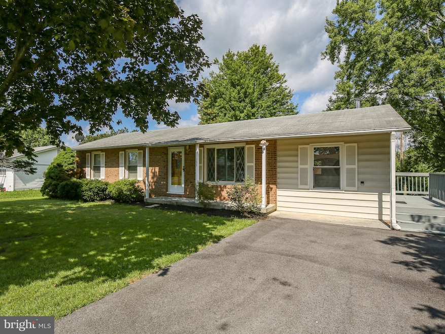 139 Meadowbrook Dr, Stephens City, VA 22655 - photo 1