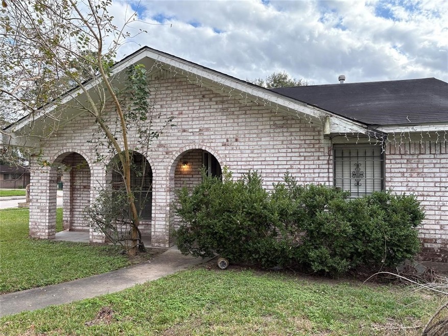 2623 Carmel St, Houston, TX 77091 - photo 1