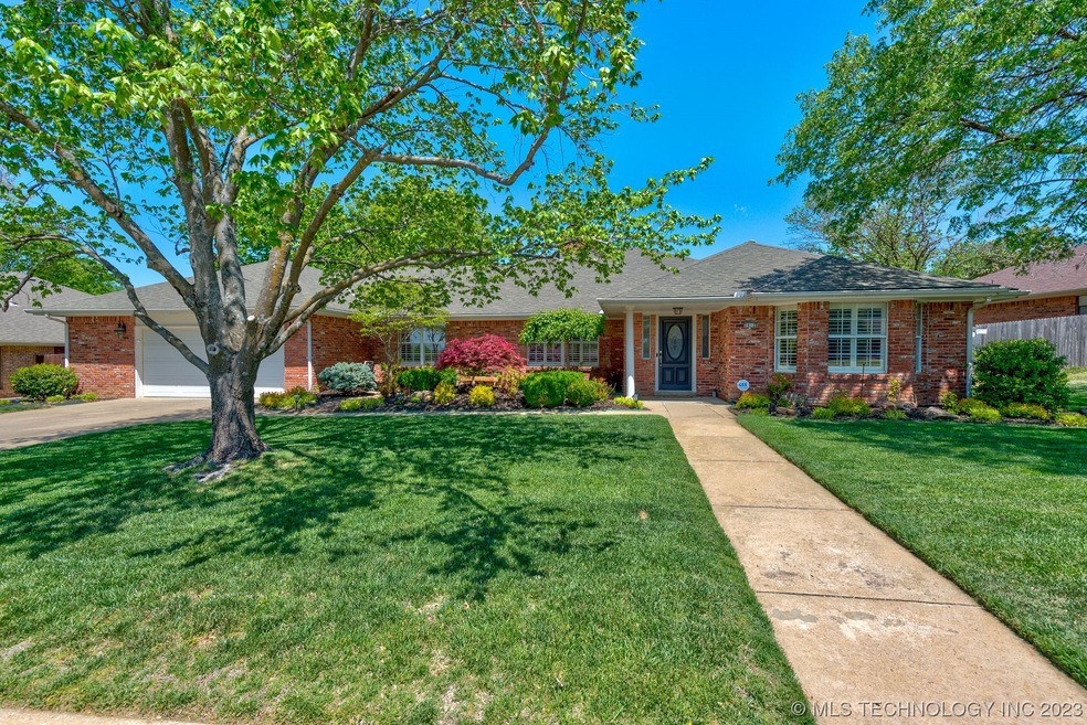 2612 Kensington Way, Bartlesville, OK 74006 - photo 1