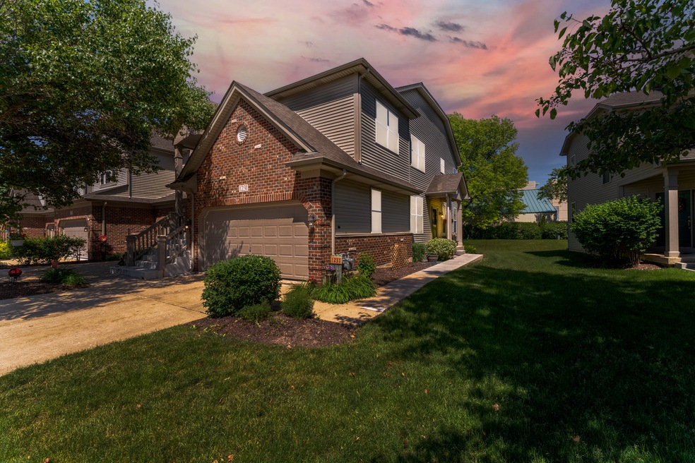 1231 Oakleaf Ct, Aurora, IL 60506 - photo 1