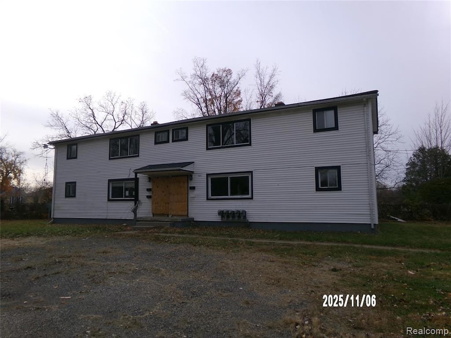 420 Pingree Ave, Flint, MI 48503 - photo 1