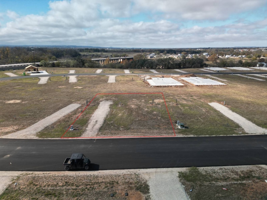 176 Resort Ct unit 176, Fredericksburg, TX 78624 - photo 1