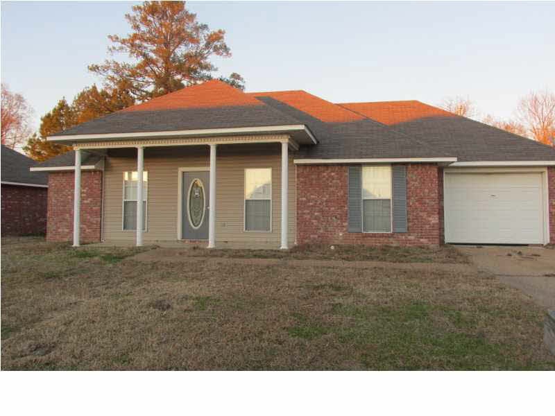 1122 Bullrun Dr, Byram, MS 39272 - photo 1