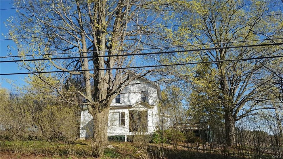 Front of house ,very private and  beautifully land