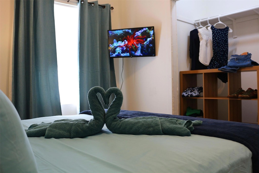 107 Martin Ln unit B, Cedar Creek, TX 78612 - photo 1