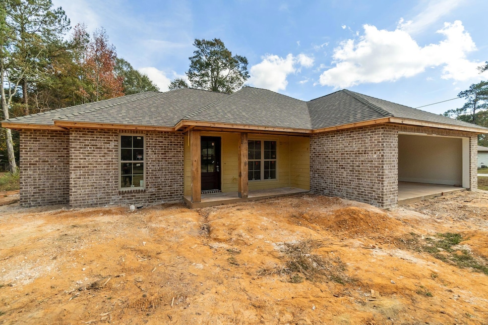 109 King Blvd, Petal, MS 39465 - photo 1