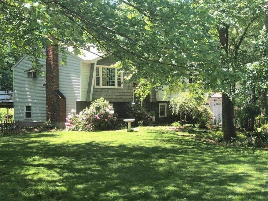 157 Litchfield Rd, Londonderry, NH 03053 - photo 1