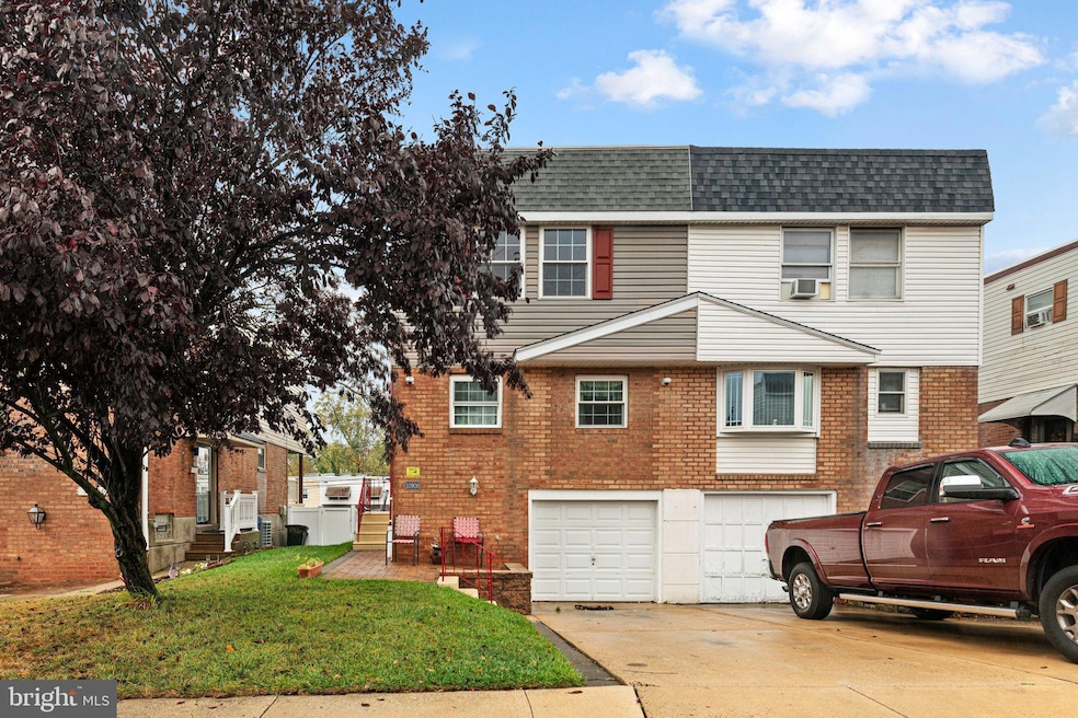 10908 Templeton Dr, Philadelphia, PA 19154 - photo 1