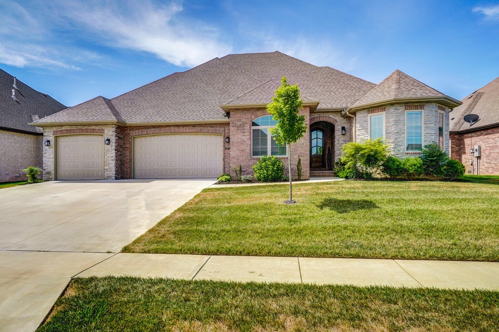 846 E Edenmore Cir-1