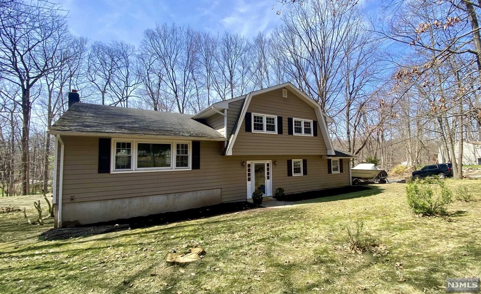 42 Fountain Dr, Ringwood, NJ 07456 - photo 1