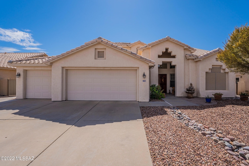 8350 N Westcliff Dr, Tucson, AZ 85743 - photo 1