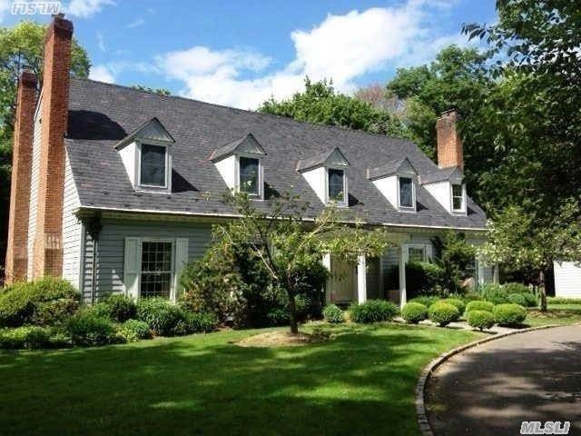 4 Stonegate Ln, Glen Head, NY 11545 - photo 1