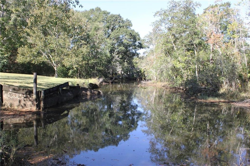 167 feet of waterfront on Halls Mill Creek.
