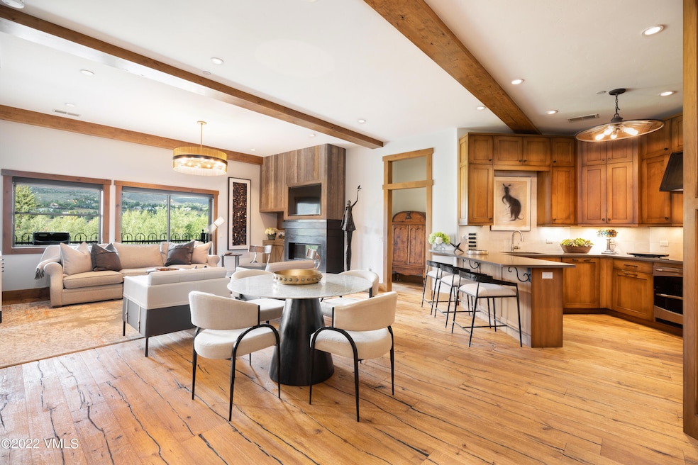 riverwalk_opal_401_interior_living_b