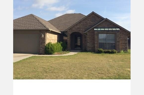 2617 SE 6th Cir, Moore, OK 73160 - photo 1