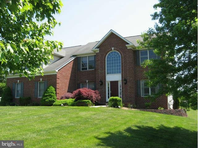 6565 Twilight Glow Dr, Sykesville, MD 21784 - photo 1