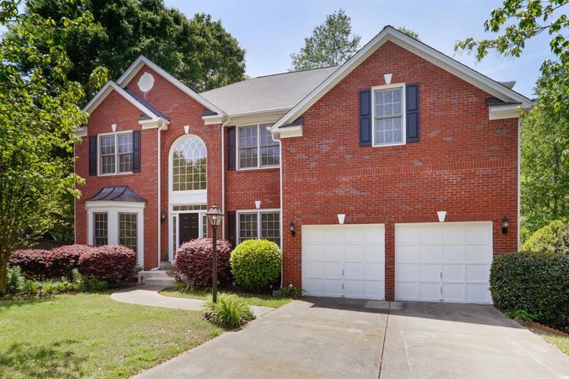 Beautiful brick front house within walking distanc