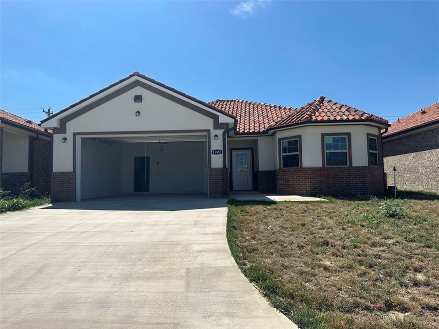 1926 Easy St, Guymon, OK 73942 - photo 1