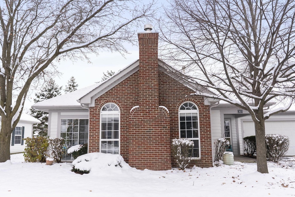 3651 Colonial Dr unit 3651, Hilliard, OH 43026 - photo 1