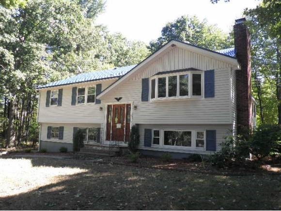 14 Horseshoe Dr, Derry, NH 03038 - photo 1