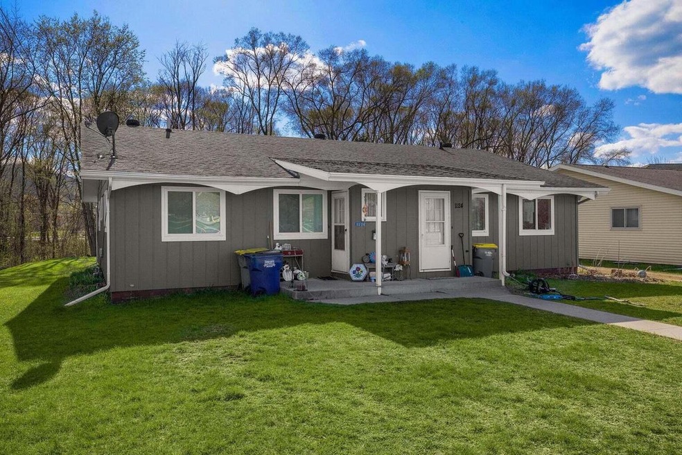 1124 Spruce Dr unit 1126, La Crescent, MN 55947 - photo 1