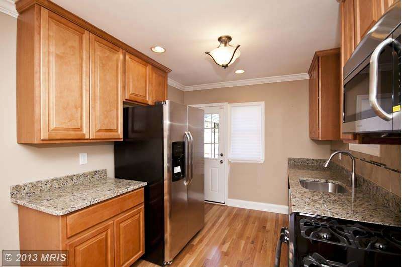 3724 Flowerton Rd, Baltimore, MD 21229 - photo 1